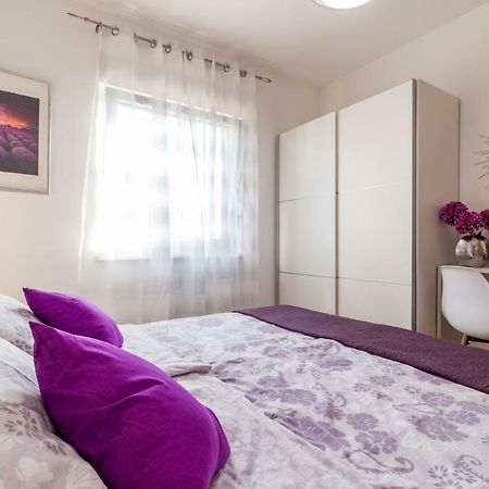 Apartment Pula Relax Exteriör bild