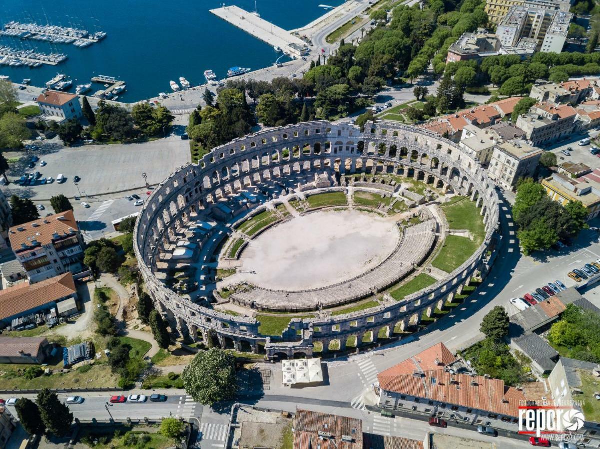 Apartment Pula Relax Exteriör bild